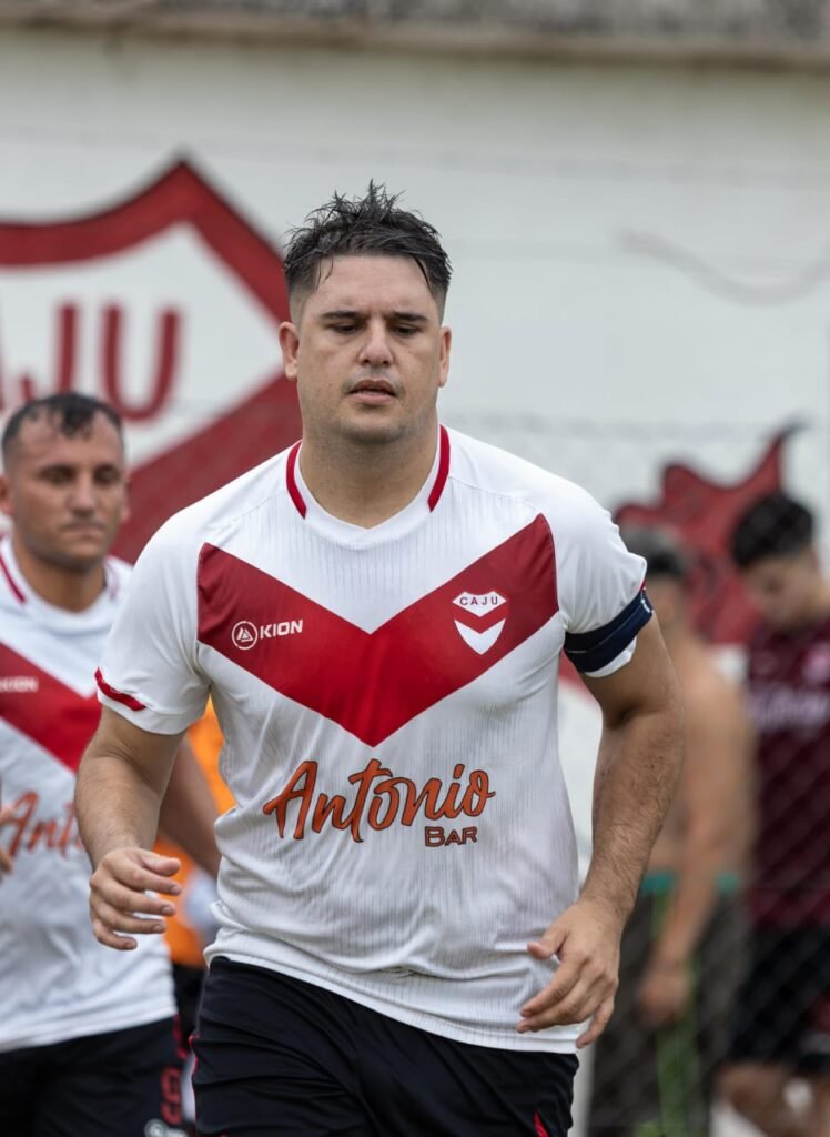 Araujo tiene 2 goles en este torneo, jugando en una posicion mas retrasada que en los ultimos campeonatos.